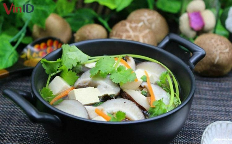 Canh đậu phụ nấm hương.