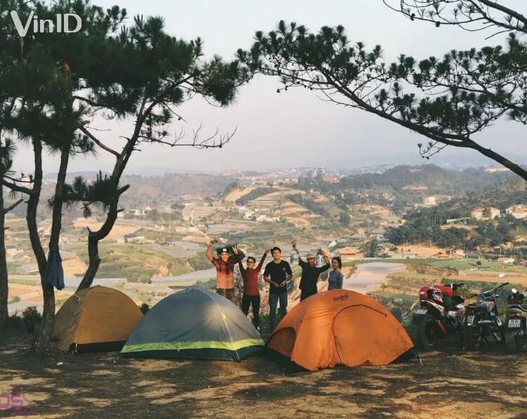 Chuyến cắm trại tuyệt vời cùng “bạn bè” tại Đồi Vọng Cảnh