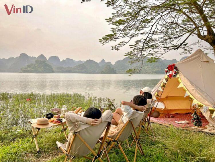 Tận hưởng cảm giác thư thái khi cắm trại ở Hồ Quan Sơn 