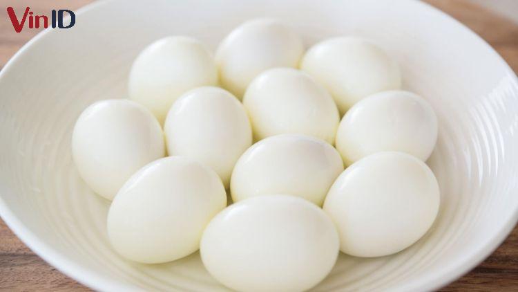 Bí quyết luộc trứng không bị bể