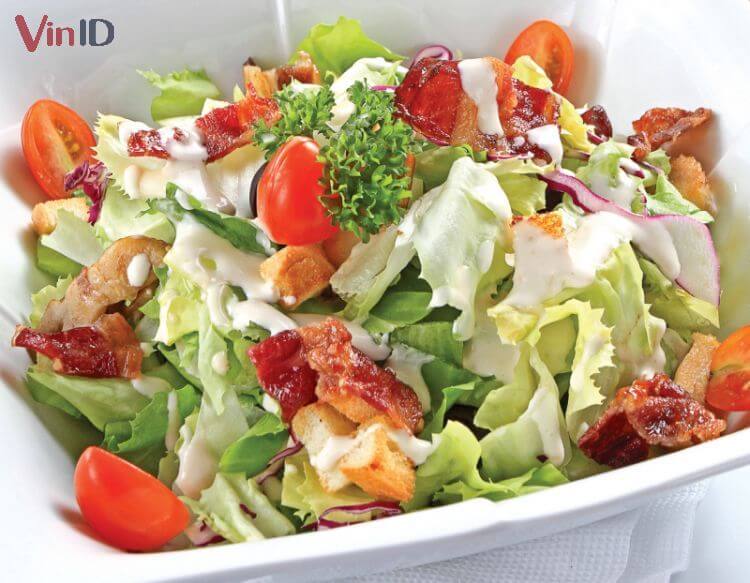 Salad thịt xông khói cực thơm ngon và healthy