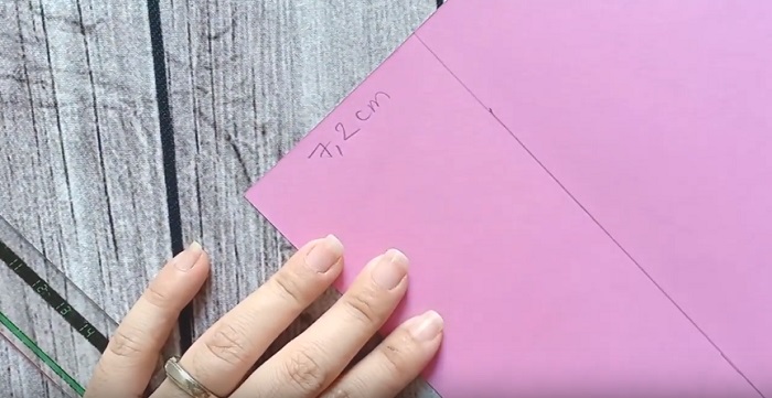 Bước 1 làm thiệp chúc Tết đơn giản