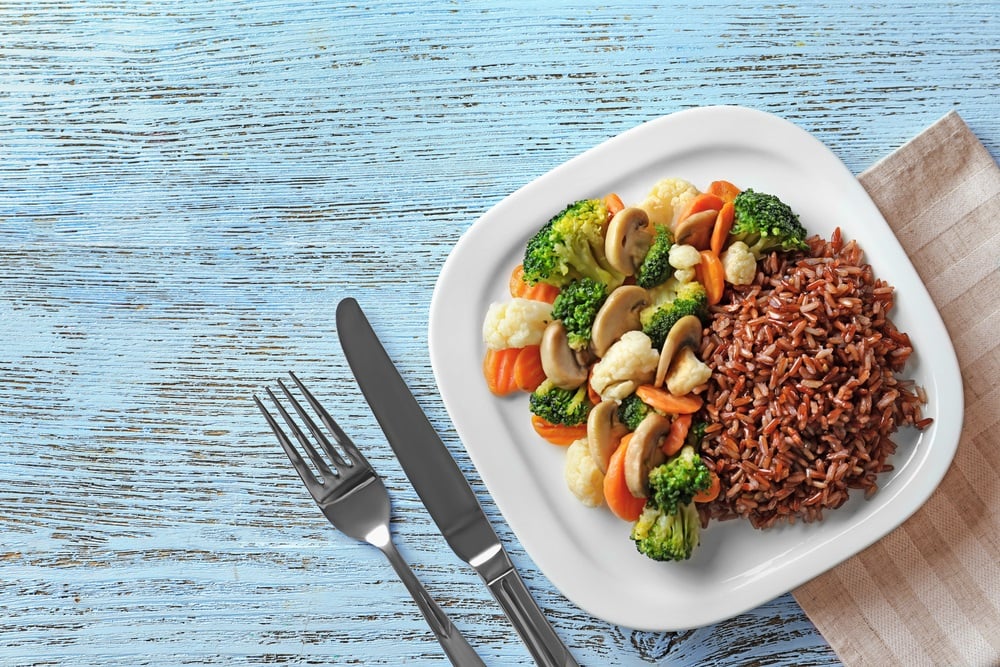 Tại sao cơm gạo lứt được coi là thực phẩm tốt cho việc giảm cân?
