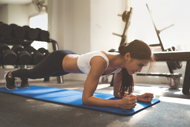 Bài tập Plank ở nhà giúp làm giảm mỡ bụng