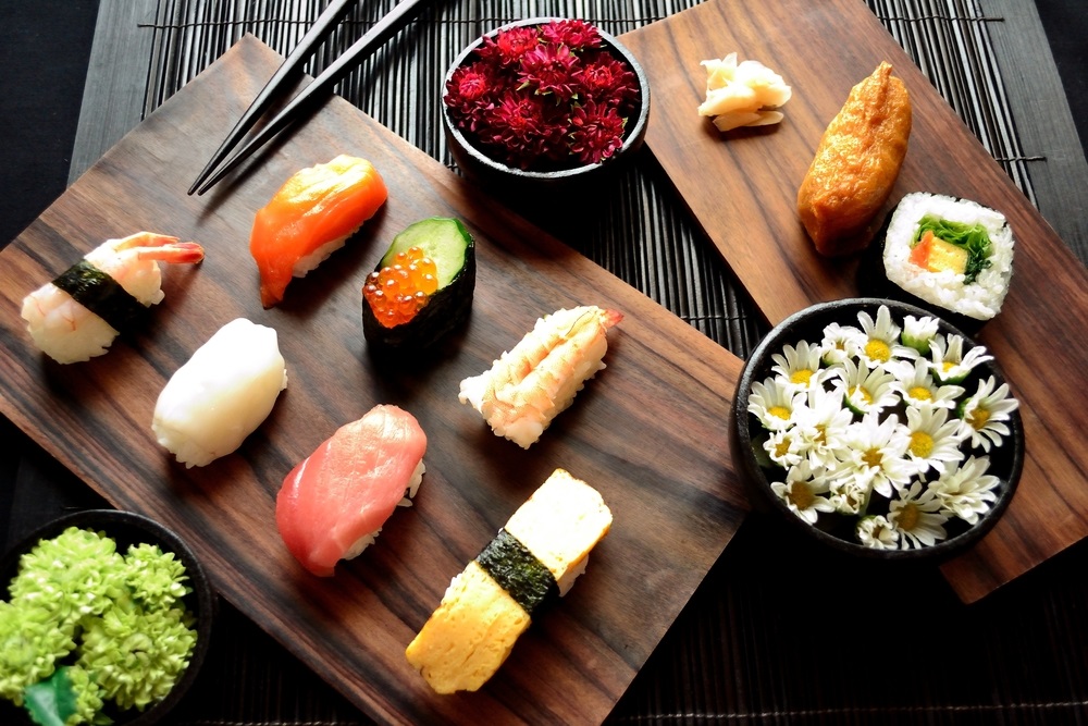 Những công thức món ăn Nhật Bản đơn giản vẫn giữ nguyên hương vị truyền thống và được yêu thích bởi người tiêu dùng. Từ mì ramen đến sushi, hướng dẫn nấu ăn Nhật Bản đã trở thành một trào lưu thú vị cho những người yêu ẩm thực.