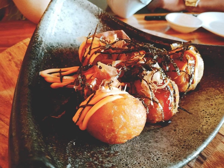 Takoyaki ở Michi Sushi