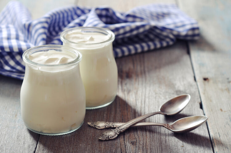 Học một lần nhớ mãi: Cách làm sữa chua dẻo cực dễ tại nhà