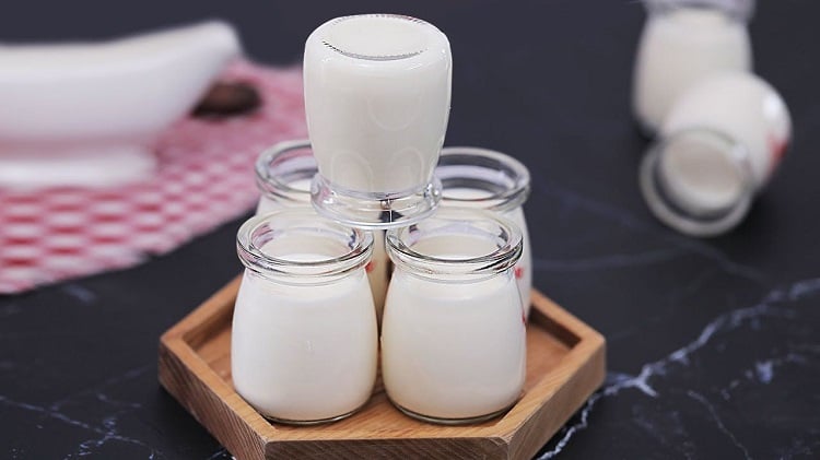 cách thực hiện hộp sữa chua úp ngược