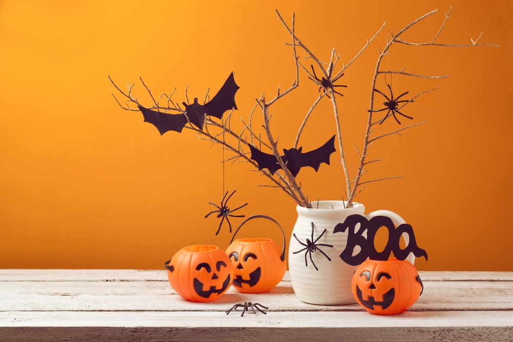 10 Cách Trang Trí Halloween: Làm Mũ, Làm Thiệp, Vẽ Dơi, Vẽ Ma Đơn Giản