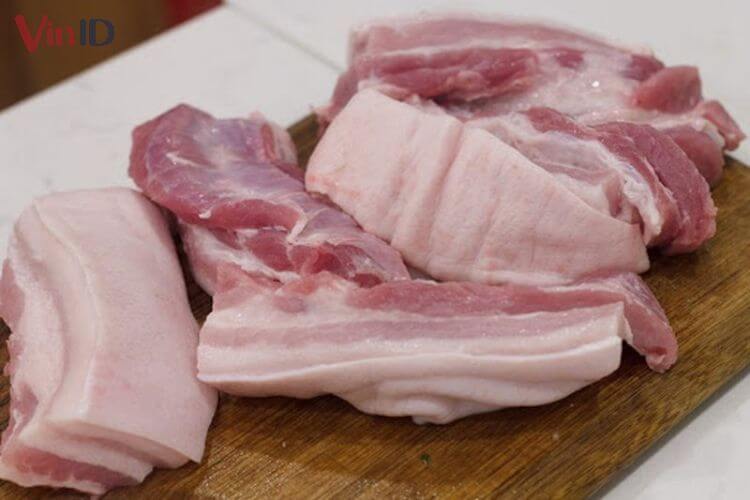 Thịt ba chỉ ngon là thịt có màu hồng tươi sáng