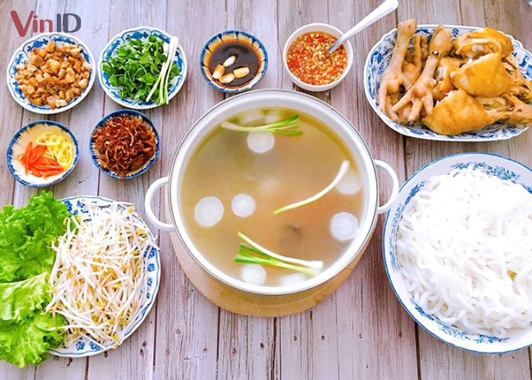 Bật mí cách nấu bánh canh gà hấp dẫn, lạ miệng cho cả gia đình