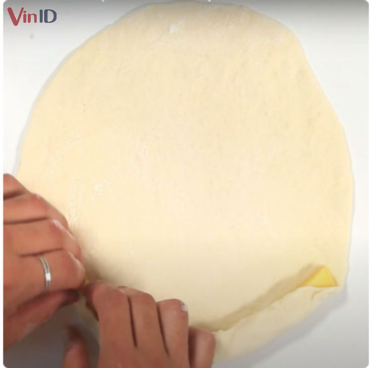 Làm viền đế pizza