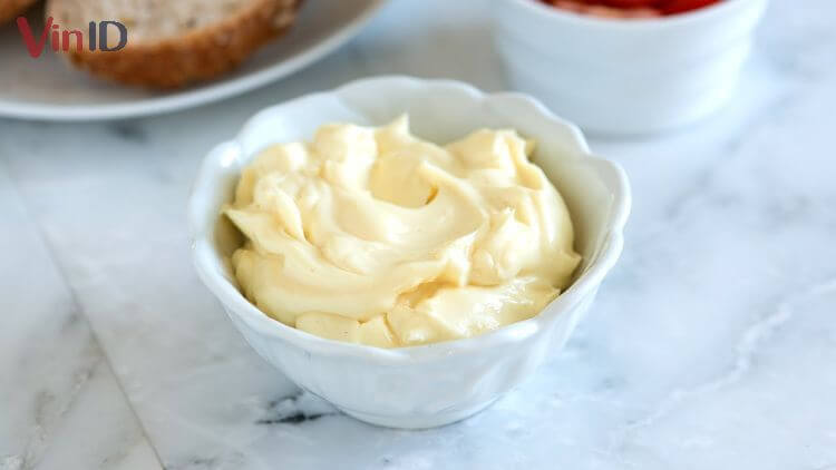 Mayonnaise trắng mịn, thơm mùi lòng đỏ trứng