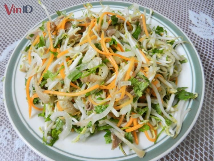 Chicken feet salad with lotus root