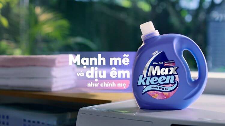 Nước giặt xả MaxKleen có hương thơm dễ chịu, giúp áo quần sạch bẩn, sạch khuẩn