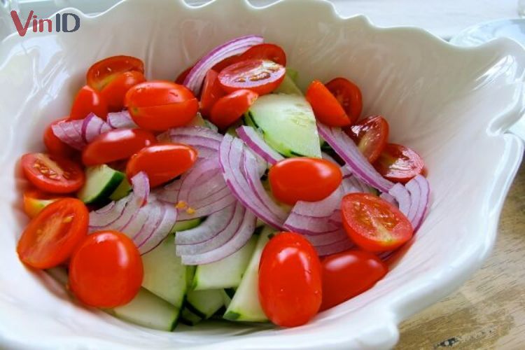 Salad quả cà chua bi