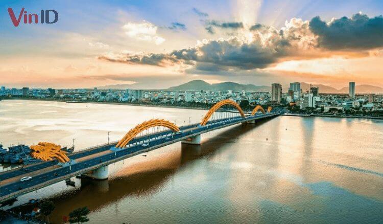 Cầu Rồng là điểm nhấn du lịch của thành phố Đà Nẵng