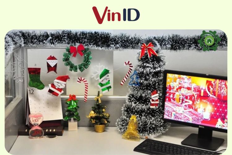 Trang trí noel cho bàn làm việc