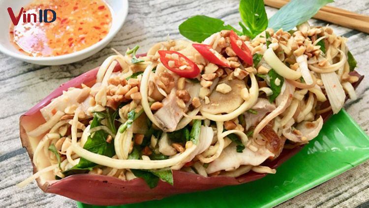 Gỏi gà bắp chuối lạ miệng