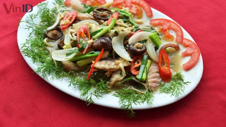 Cá tầm xào nấm hương là món ăn đơn giản, dễ chế biến, giúp đổi vị cho bữa cơm nhà.