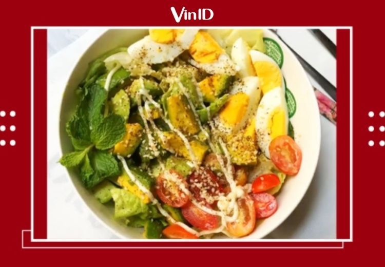 Salad bơ trứng luộc giảm cân