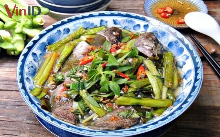 Canh chua cá rô phi dọc mùng