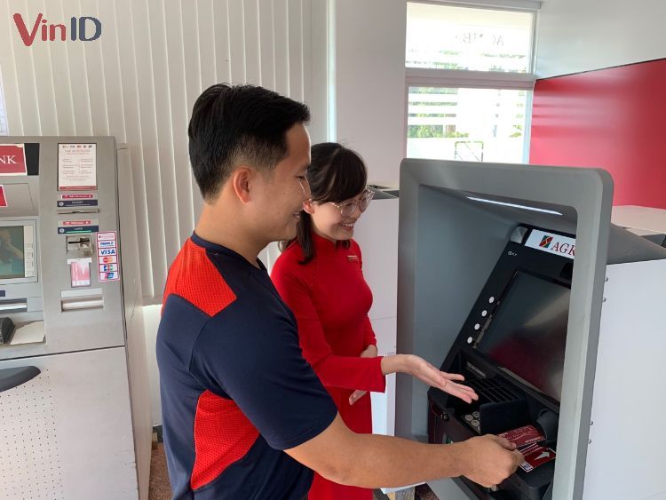 Kích hoạt thẻ và đổi mã PIN tại ATM 