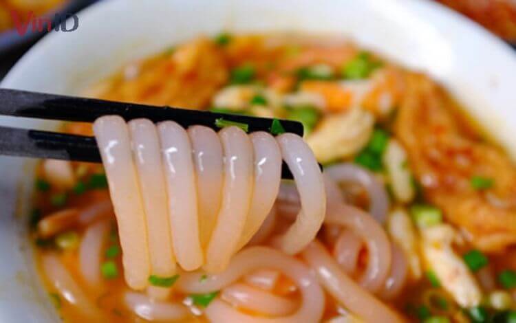 Đun bánh canh nở ra và chín mềm