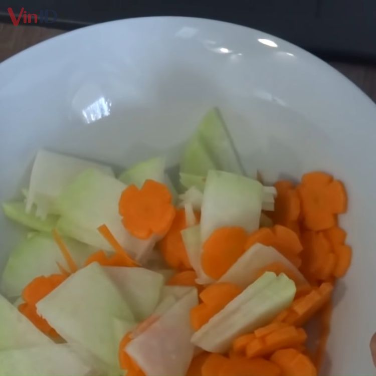Su hào và củ cà rốt tách lát