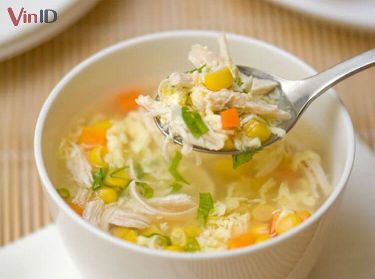 Суп из креветок и овощей полезен для пищеварительной системы