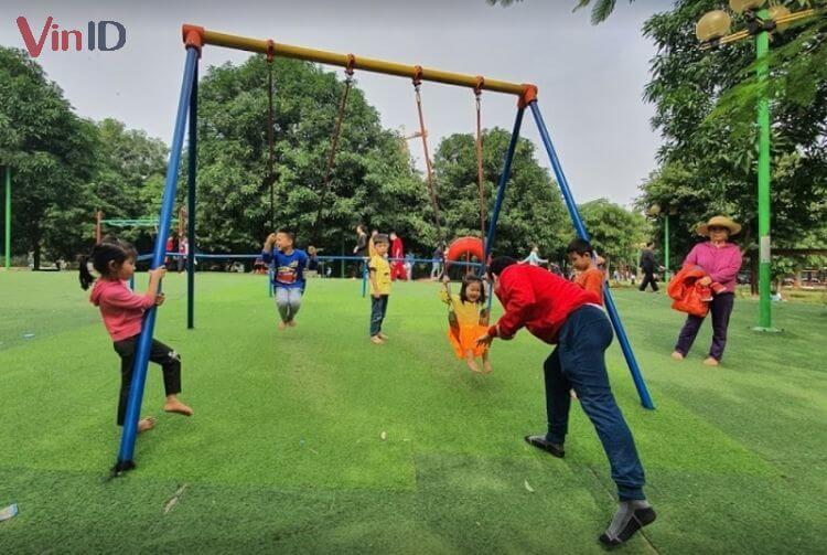 Công viên Cầu Giấy là nơi vui chơi xanh và an toàn cho trẻ em