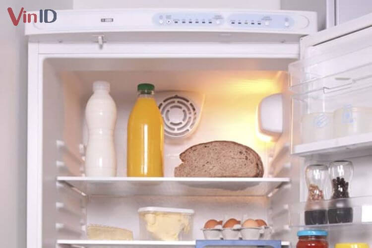 Bảo quản bánh mì bằng cách để vào ngăn mát tủ lạnh
