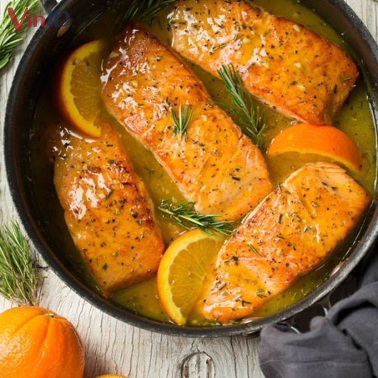Nấu món cá hồi sốt cam tốt cho tim mạch