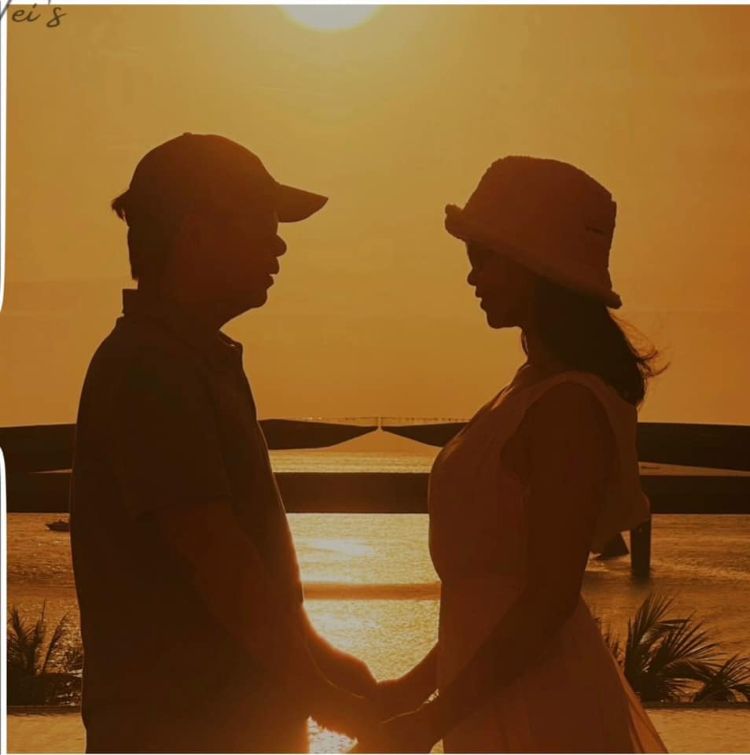 Cặp đôi ở cầu Phú Quốc