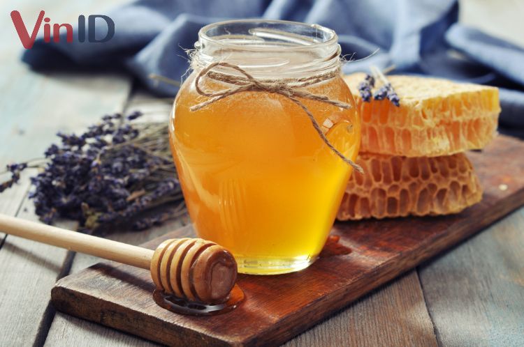 Phối hợp mật ong với nước ép cam có tác dụng trị ho