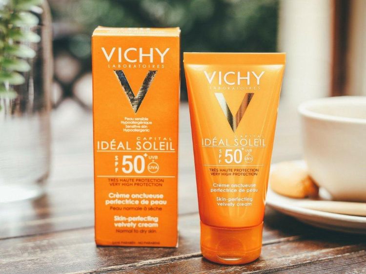 Kem chống nắng da dầu Vichy Ideal Soleil Mattifying Face Fluid Dry Touch SPF 50 PA+++