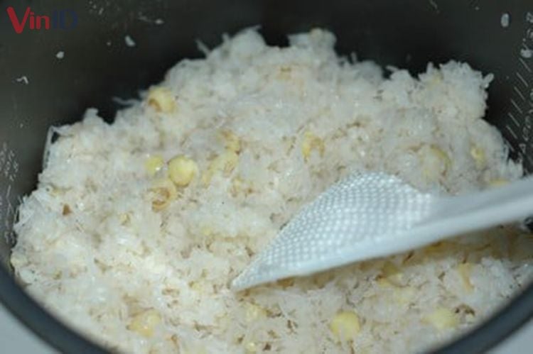 Nấu xôi hạt sen bằng nồi cơm điện