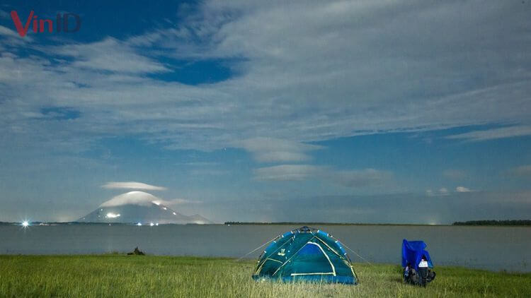 Cắm trại tại hồ Dầu Tiếng với khung cảnh cực kỳ se lạnh