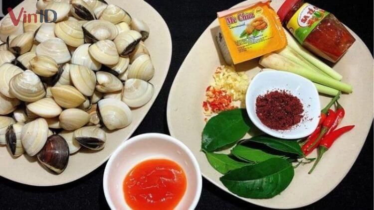 Những nguyên liệu chính cho nghêu hấp sả chua cay kiểu Thái