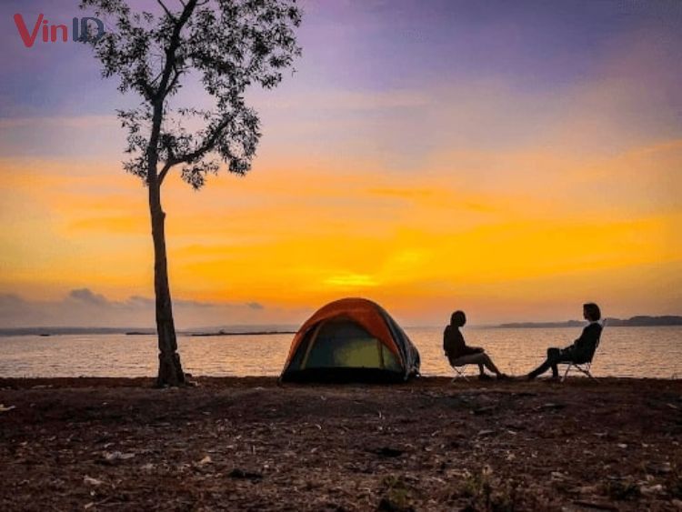 Cắm trại ở hồ Trị An
